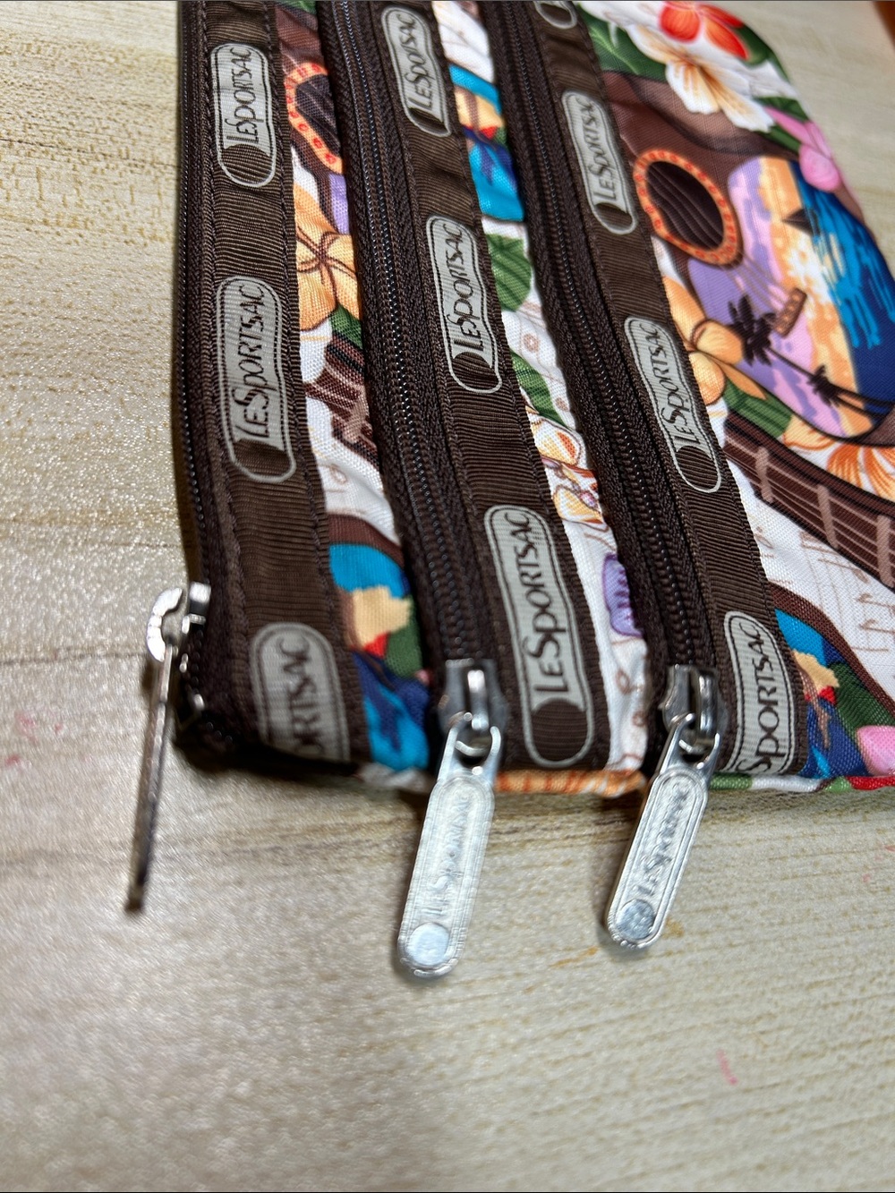 LeSportsac “Mele Ukulele” Print Triple-Zip Cosmetic Pouch Retired in ExCond - Picture 8 of 8